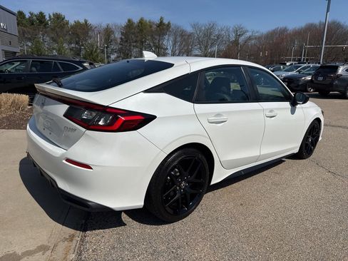Used 2023 Honda Civic Sport image 2
