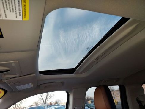 Used 2024 Ford Maverick Lariat image 18