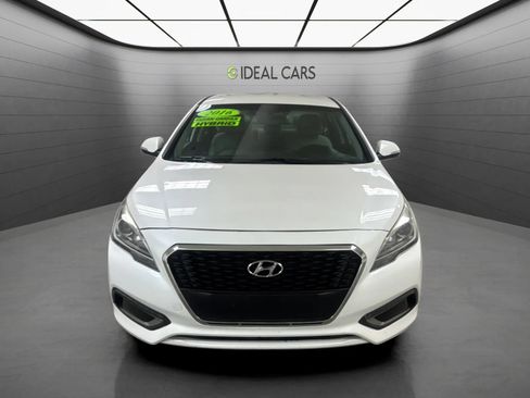 Used 2016 Hyundai Sonata SE FWD image 2