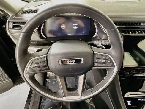 Used 2023 Jeep Grand Cherokee Limited AWD/4WD image 11