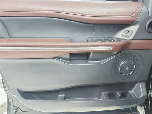 Used 2024 Ford Expedition Limited RWD image 37