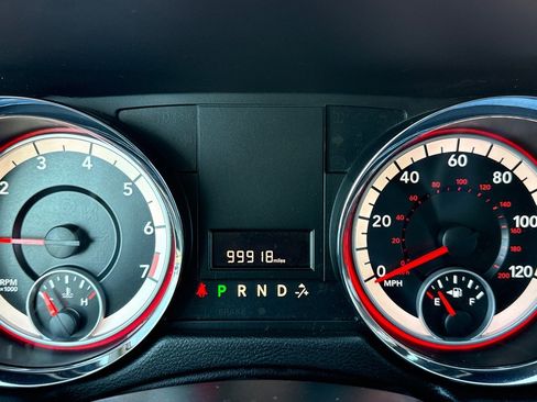 Used 2014 Dodge Grand Caravan American Value Package w/ UConnect Hands-Free Group image 29