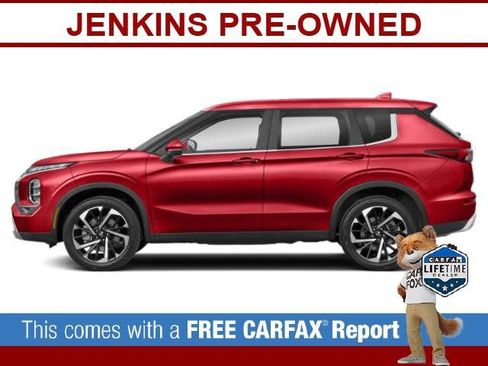 Used 2023 Mitsubishi Outlander SE image 3