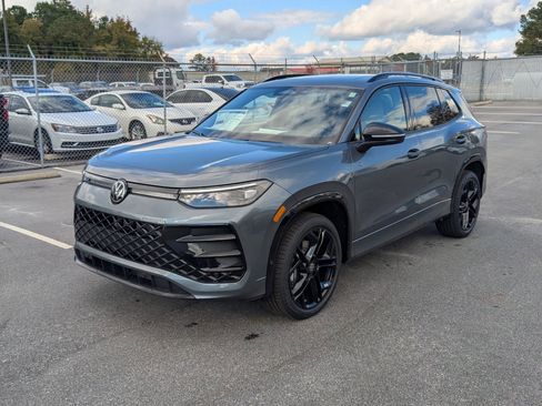 New 2026 Volkswagen Tiguan SE R-Line AWD/4WD image 7