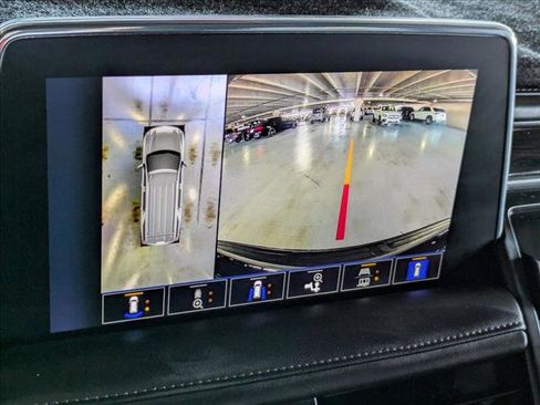 Used 2024 Chevrolet Suburban Z71 w/ Luxury Package image 14