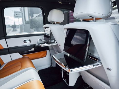 Used 2026 Rolls-Royce Cullinan image 45