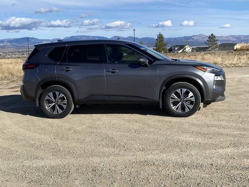 Used 2021 Nissan Rogue SV image 22