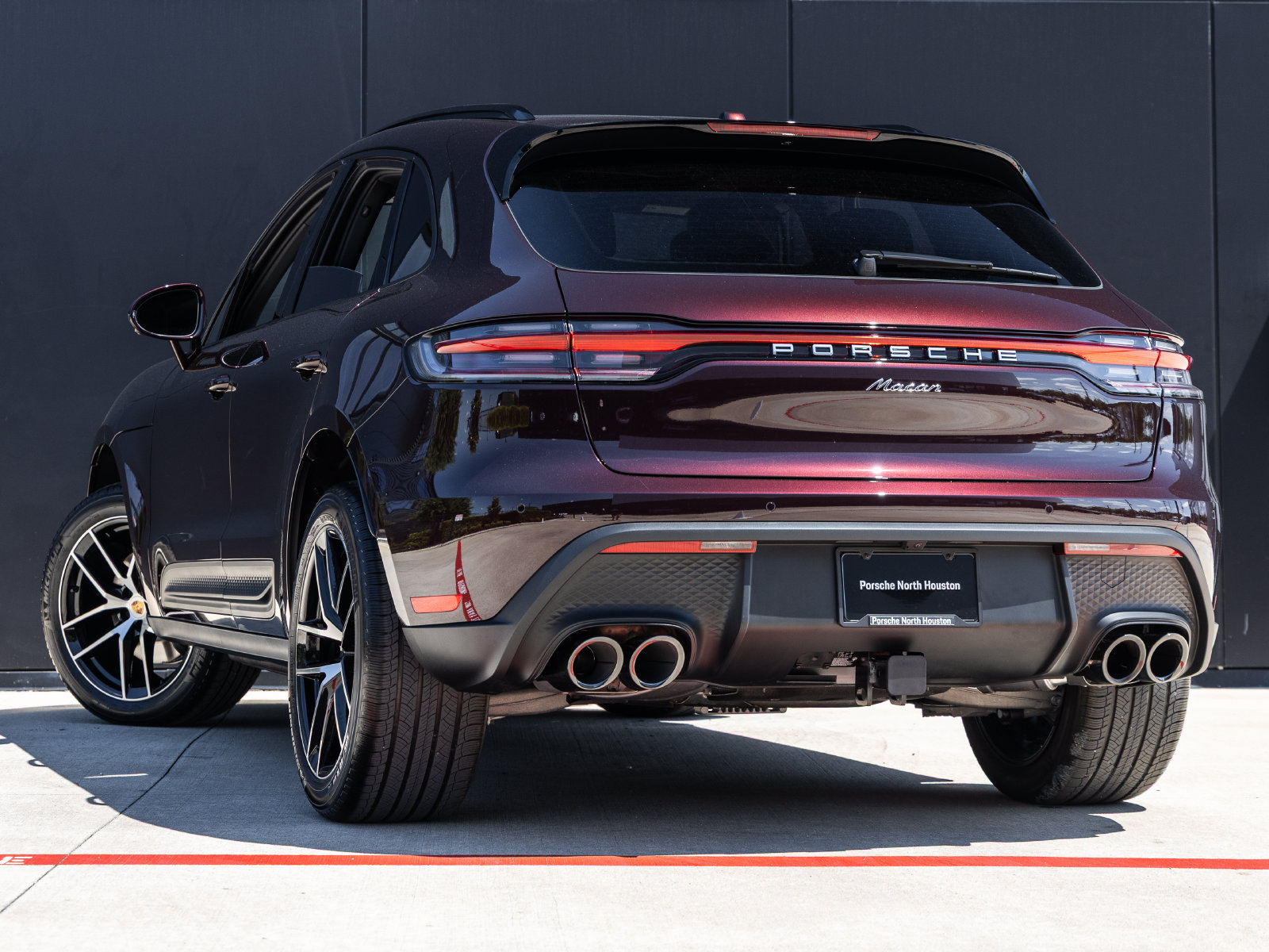 Certified 2026 Porsche Macan AWD/4WD image 3