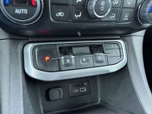 Used 2022 GMC Acadia SLT w/ Technology Package FWD image 35
