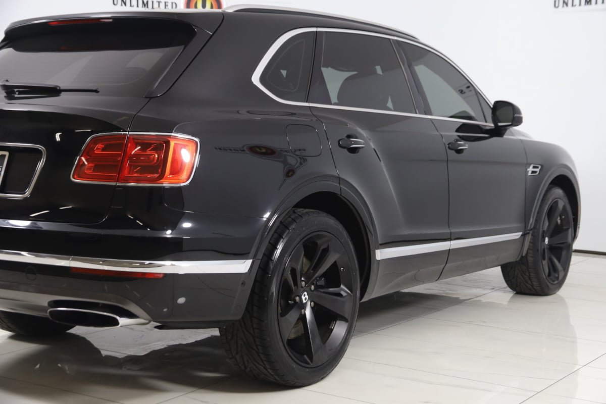 Used 2018 Bentley Bentayga AWD/4WD image 60