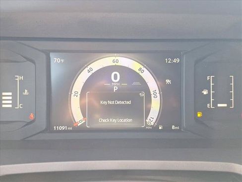 Certified 2025 Toyota Tacoma SR5 AWD/4WD image 10