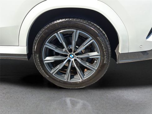 Used 2021 BMW X6 xDrive40i w/ M Sport Package AWD/4WD image 42