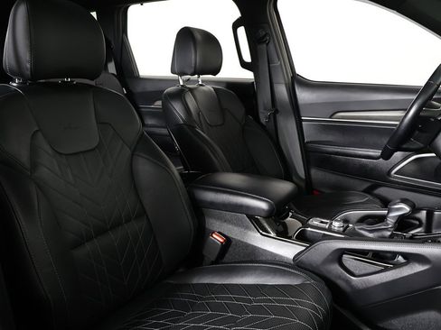 Used 2024 Kia Telluride EX X-Line image 32