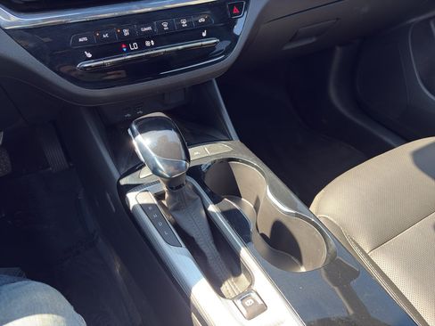Used 2025 Buick Envista Avenir FWD image 9