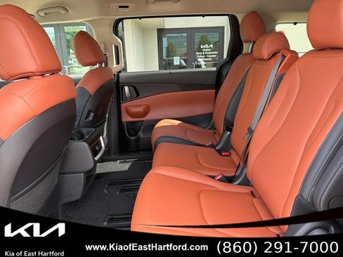 New 2026 Kia Carnival EX FWD image 18