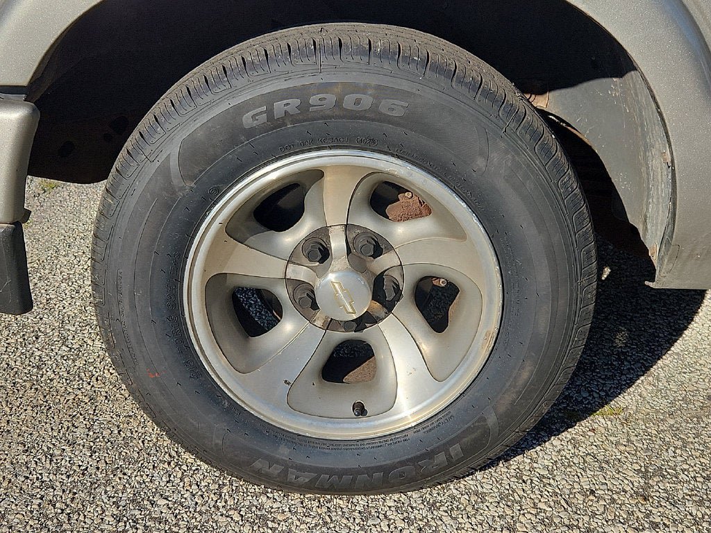 Used 2002 Chevrolet S10 Pickup LS w/ LS Preferred Equipment Group RWD image 8