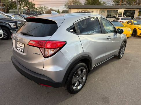 Used 2018 Honda HR-V EX-L image 9