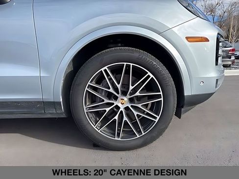 Used 2024 Porsche Cayenne w/ Premium Package AWD/4WD image 10