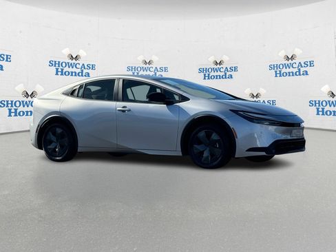 Used 2025 Toyota Prius image 10