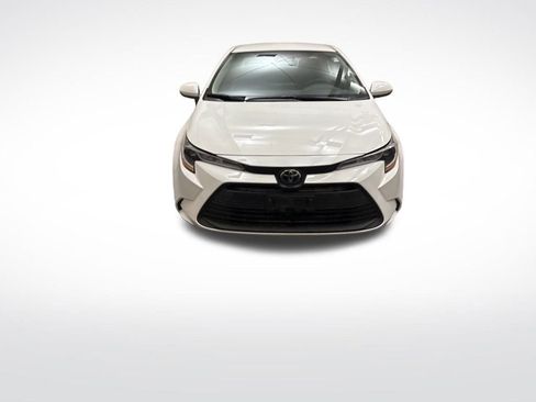 Used 2024 Toyota Corolla LE image 2
