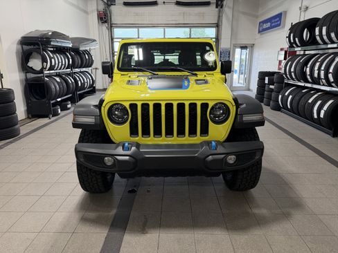 Used 2023 Jeep Wrangler Unlimited Rubicon 4xe w/ Safety Group AWD/4WD image 3