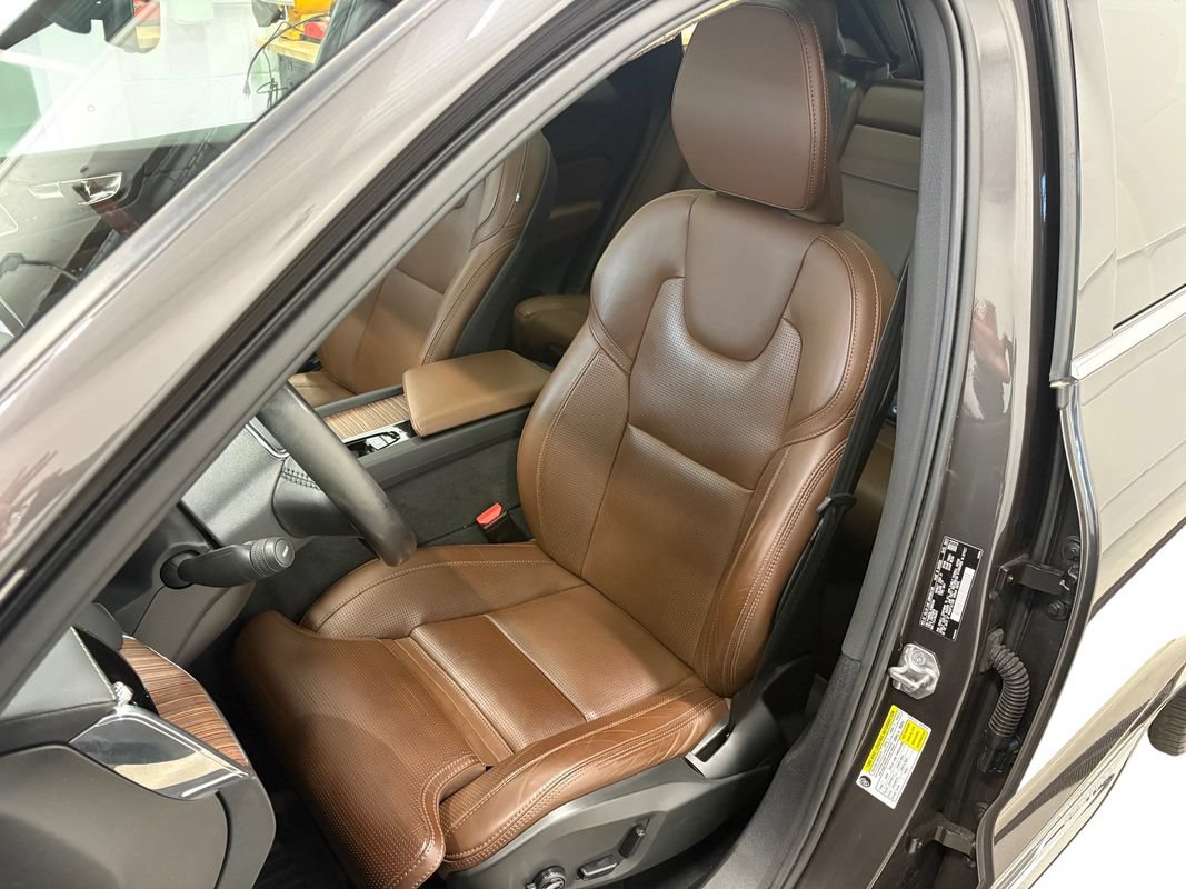 Used 2022 Volvo XC60 T8 Inscription w/ Advanced Package AWD/4WD image 10