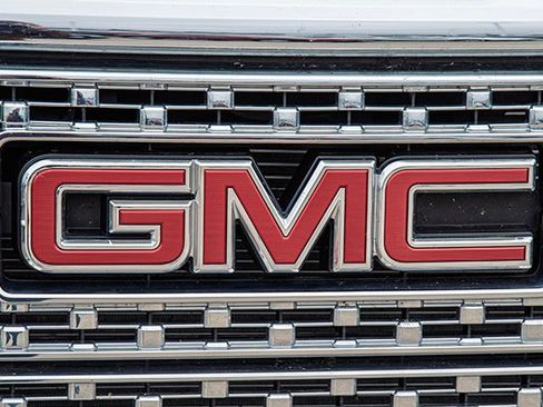 Used 2016 GMC Sierra 1500 Denali w/ Enhanced Driver Alert Package image 17