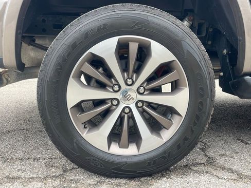 Used 2018 Ford F150 King Ranch w/ FX4 Off-Road Package image 24