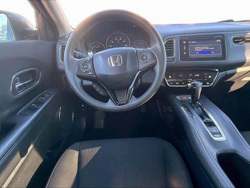 Used 2018 Honda HR-V EX image 5