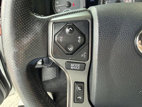 Used 2017 Toyota Tacoma TRD Sport w/ Tow Package (A/T) AWD/4WD image 27