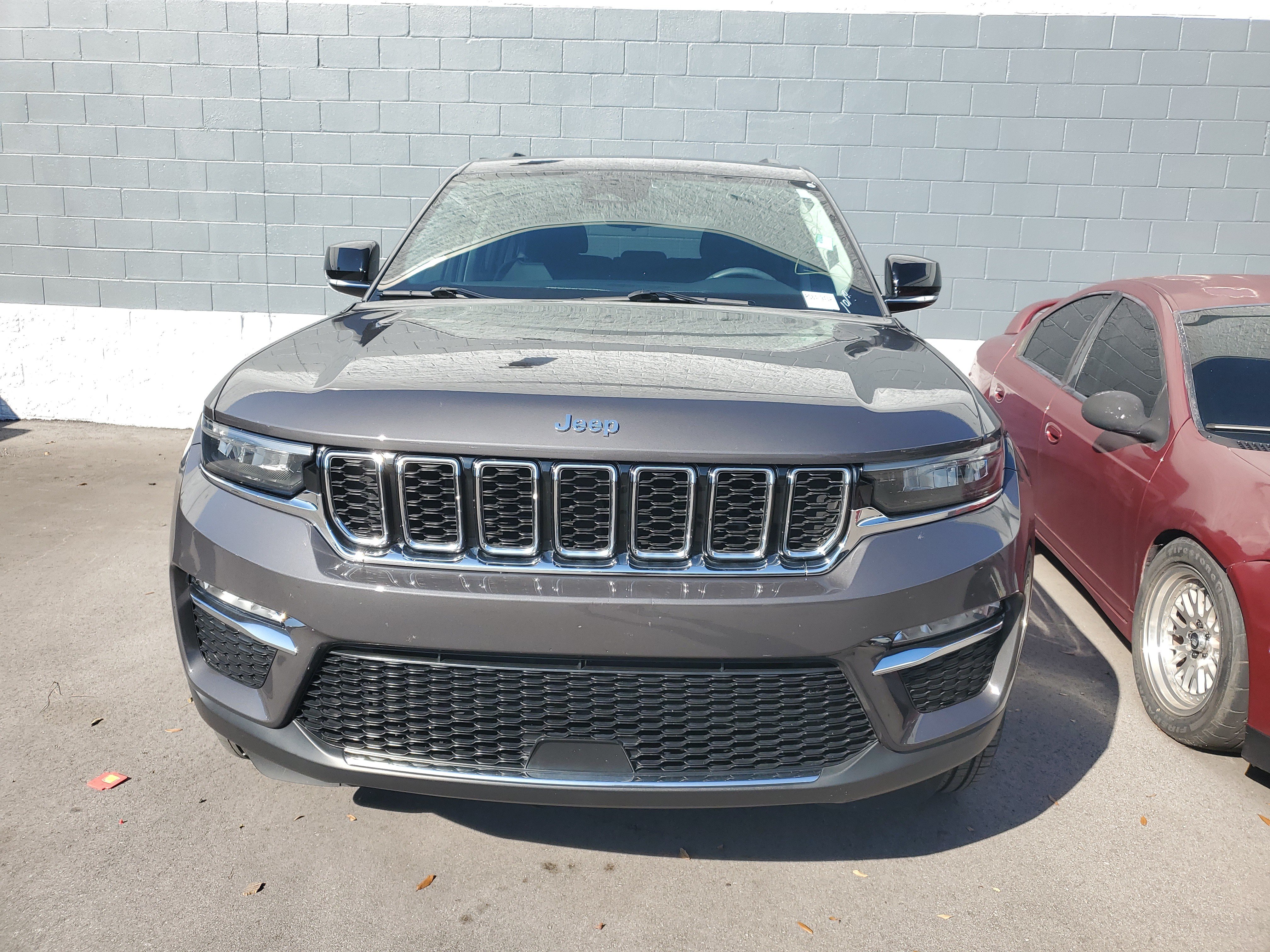 Used 2023 Jeep Grand Cherokee Limited RWD image 3