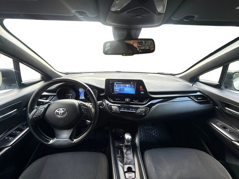 Used 2018 Toyota C-HR XLE FWD image 23