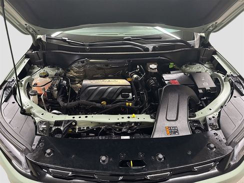 Used 2024 Chevrolet Trax ACTIV w/ Driver Confidence Package image 29