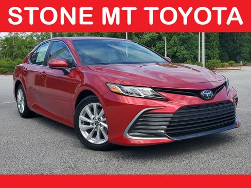 Certified 2024 Toyota Camry LE FWD image 1
