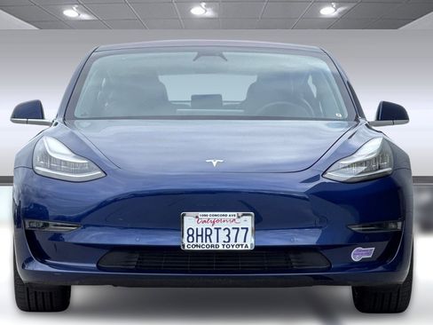 Used 2018 Tesla Model 3 Mid Range image 5
