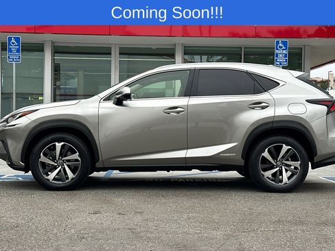 Used 2018 Lexus NX 300h AWD w/ Premium Package image 7