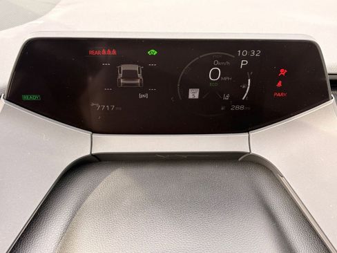 Used 2024 Toyota Prius XLE image 17