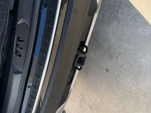 Used 2023 Ford Explorer Platinum w/ Technology Package image 17