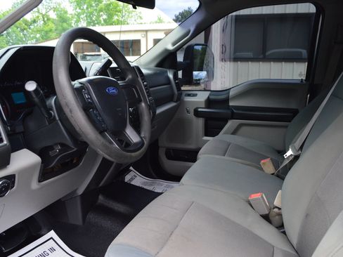 Used 2018 Ford F250 XL w/ Power Equipment Group AWD/4WD image 16