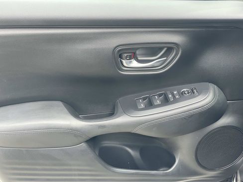 Certified 2025 Honda HR-V LX image 12