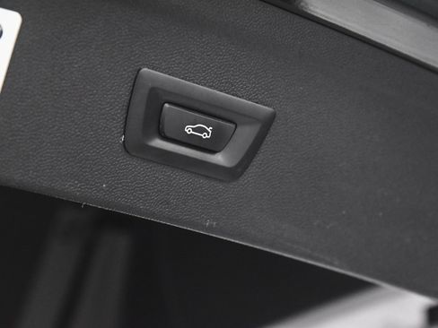 Used 2023 BMW iX xDrive50 w/ Convenience Package image 39