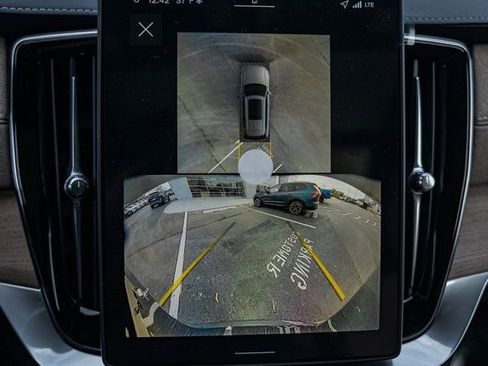 New 2026 Volvo XC90 B6 Plus image 40