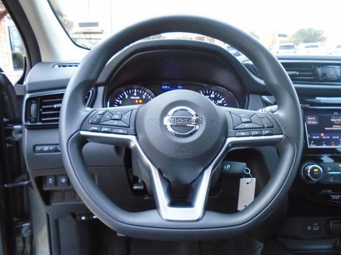 Used 2021 Nissan Rogue Sport S image 8