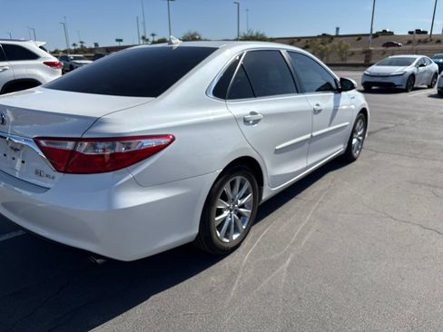 Used 2016 Toyota Camry XLE w/ Moonroof Package FWD image 12