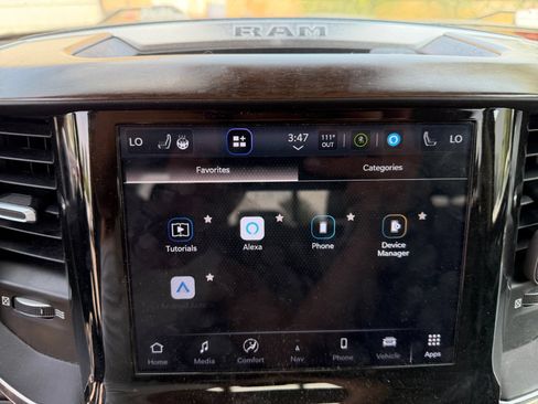 Used 2022 RAM 1500 Laramie AWD/4WD image 23