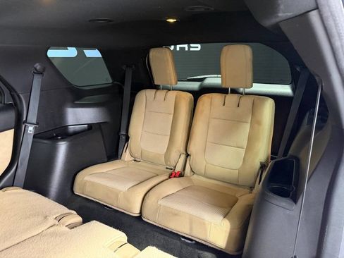 Used 2017 Ford Explorer XLT FWD image 19