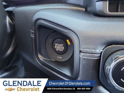 Used 2025 Jeep Wrangler Unlimited Sahara AWD/4WD image 34