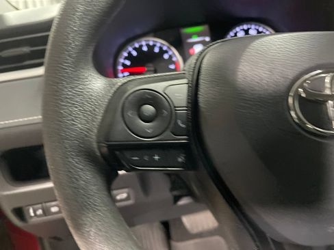 Used 2022 Toyota RAV4 XLE w/ Convenience Package FWD image 24