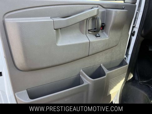 Used 2022 GMC Savana 2500 w/ Driver Convenience Package image 17