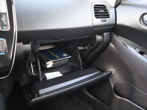 Used 2015 Nissan Leaf SV w/ LED & Quick Charge Package image 38